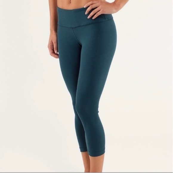 lululemon athletica Pants - Lululemon Wunder Under III Reversible Crop 2 Teal